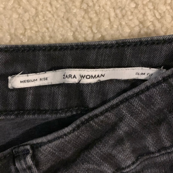 Zara Distressed Denim - Picture 3 of 6